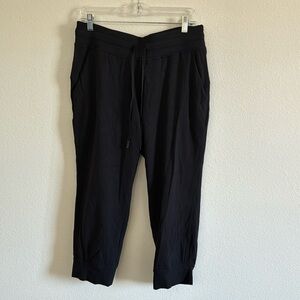 Lululemon. Align joggers cropped. Black Size 12